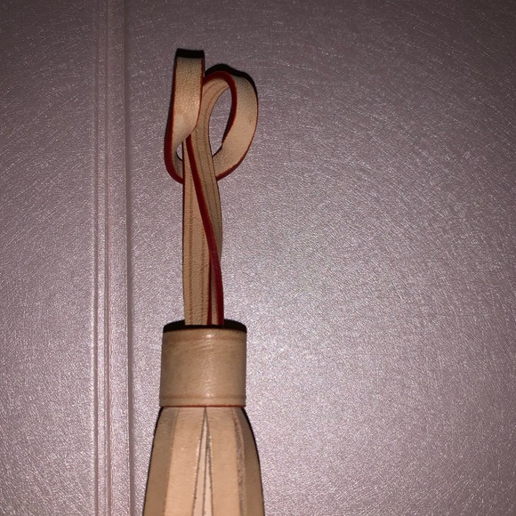 Vachetta Leather Tassel Charm - Picture 4 of 4